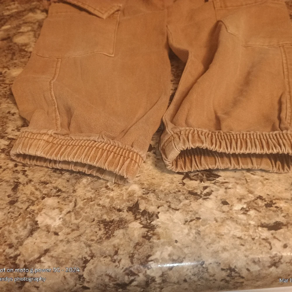 Old Navy Boys Cargo Pants Size Extra Small Tan Khaki Color